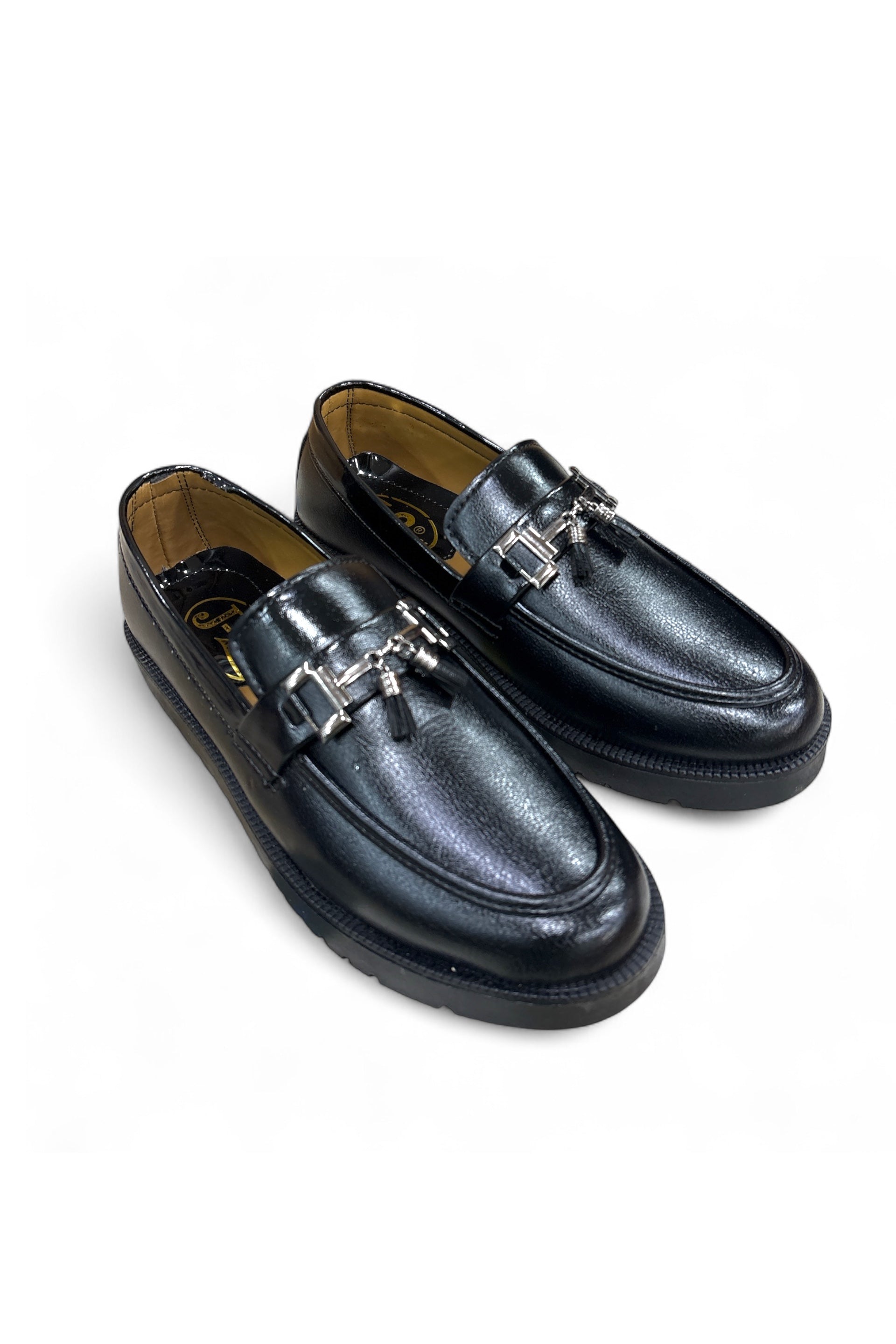 Men’s dress shoes in style