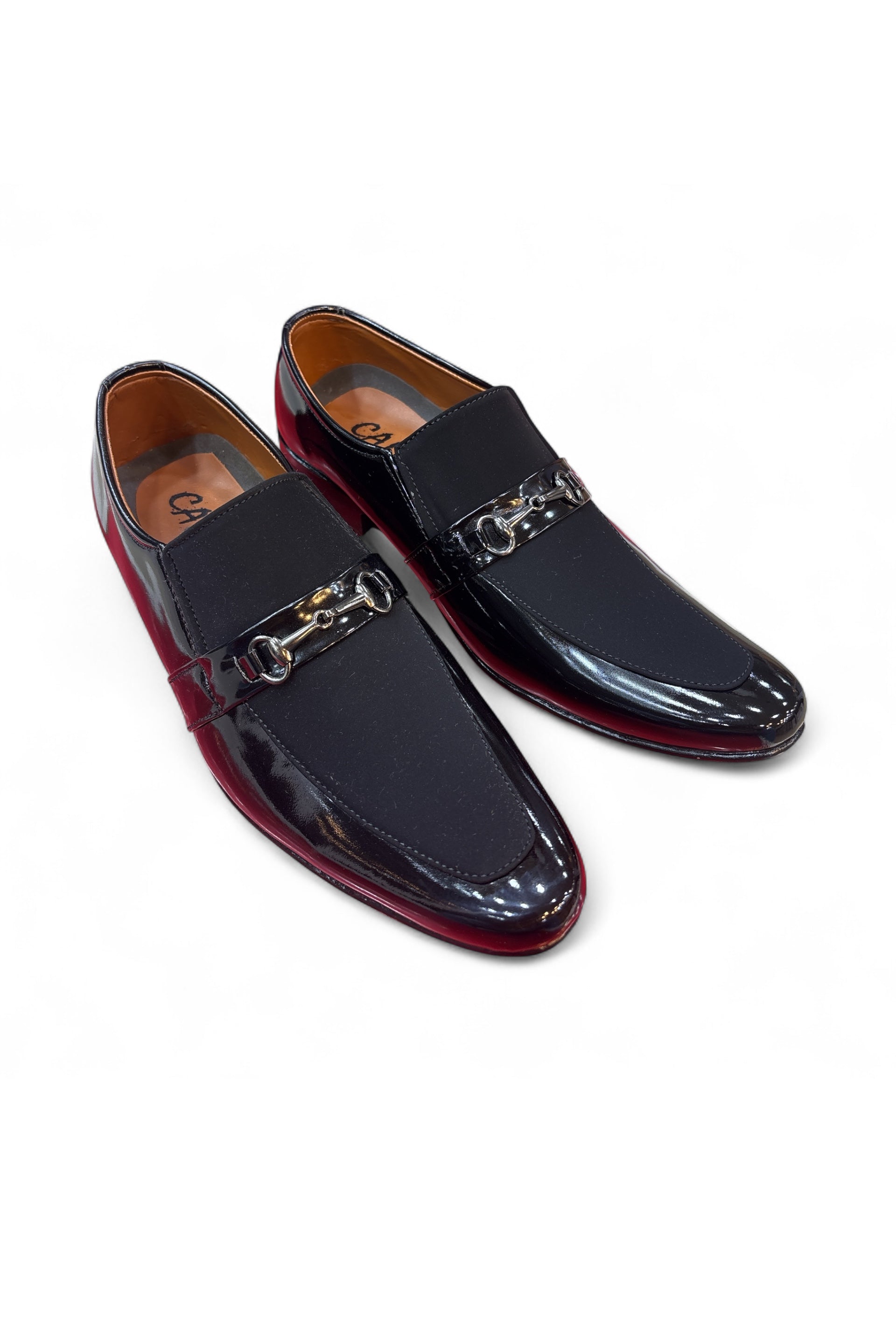 Men’s dress shoes in style