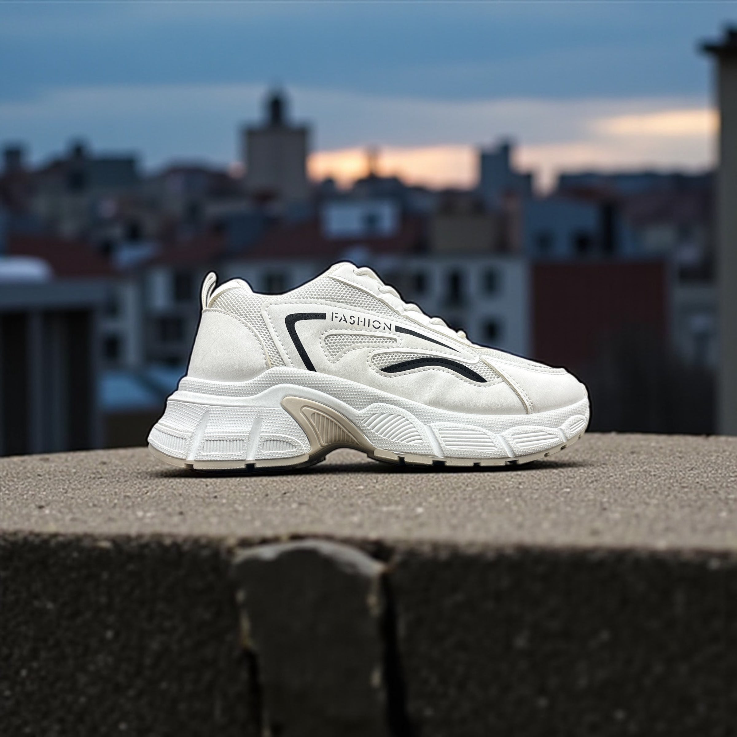 Ladies sneaker 1