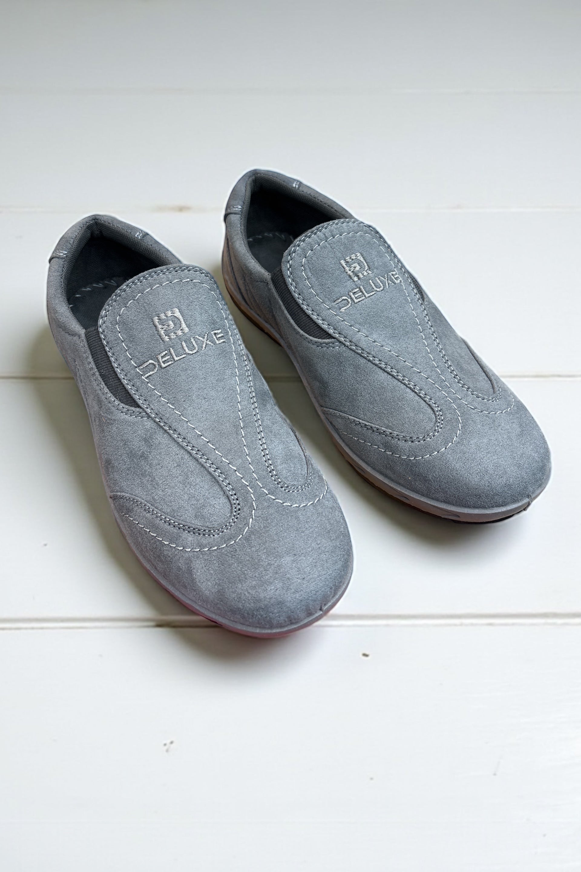 Imported Men’s sketchers in style