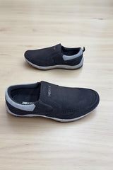 Imported Men’s sketchers in style