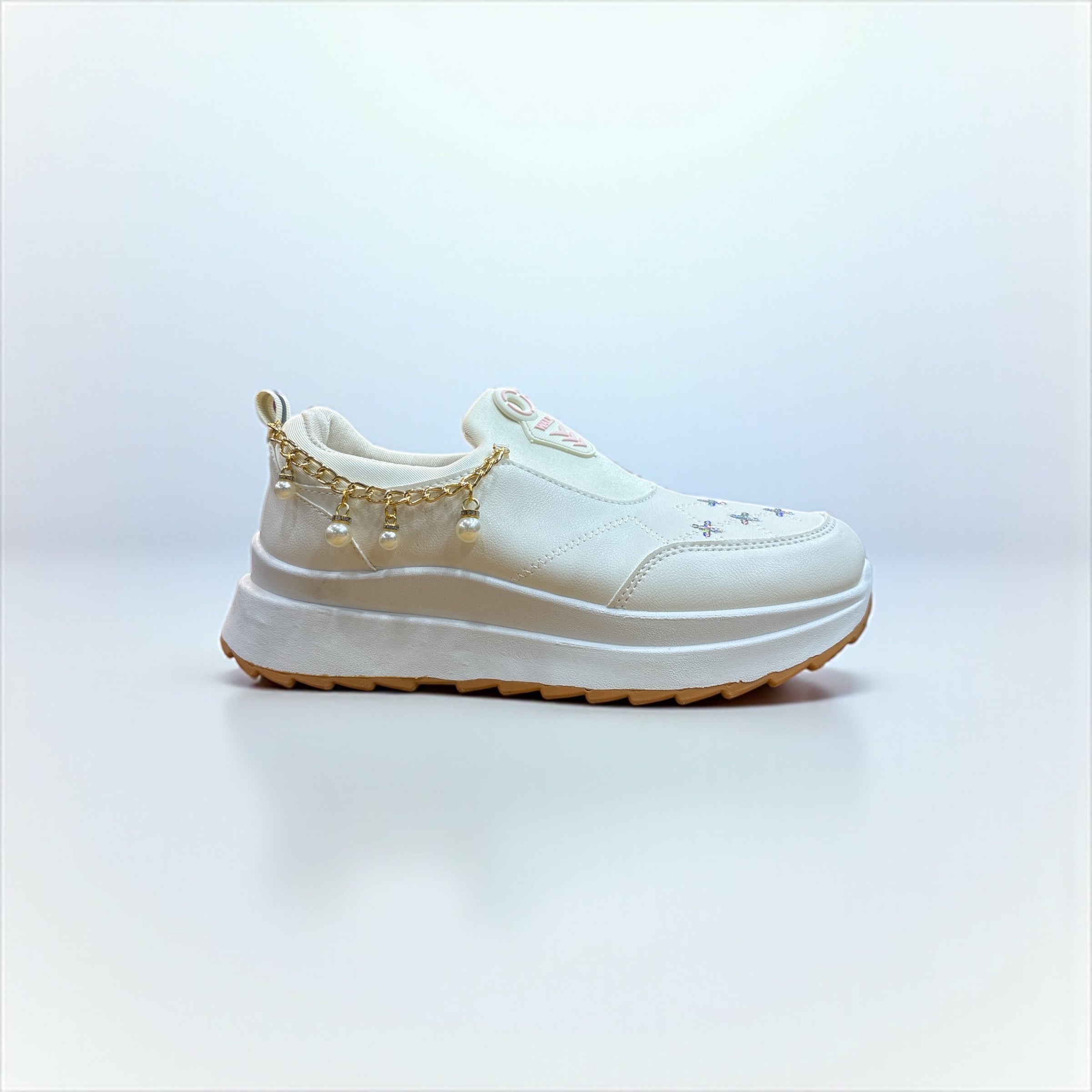 Ladies sneaker 3